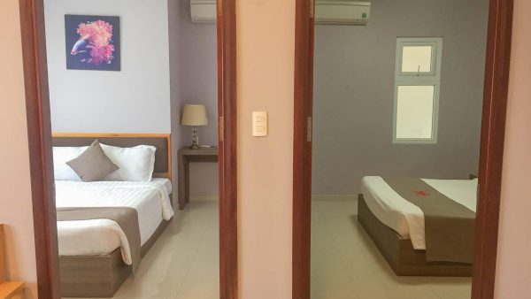 Two Beg Room